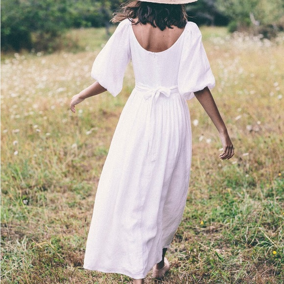 Beautiful Kara Thoms The Bellflower Dress in white linen - Picture 5 of 5